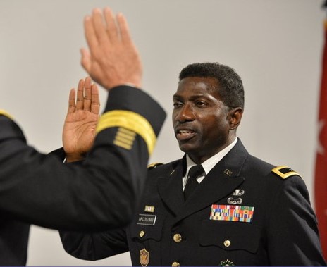 Brig Gen McColumn taking oath
